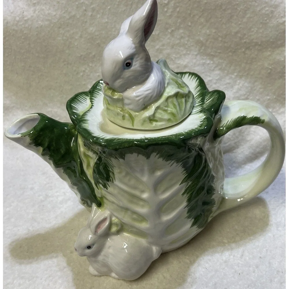 Vintage Taiwan Decorative Bunny In Cabbage Teapot 34 oz. Cottage Core